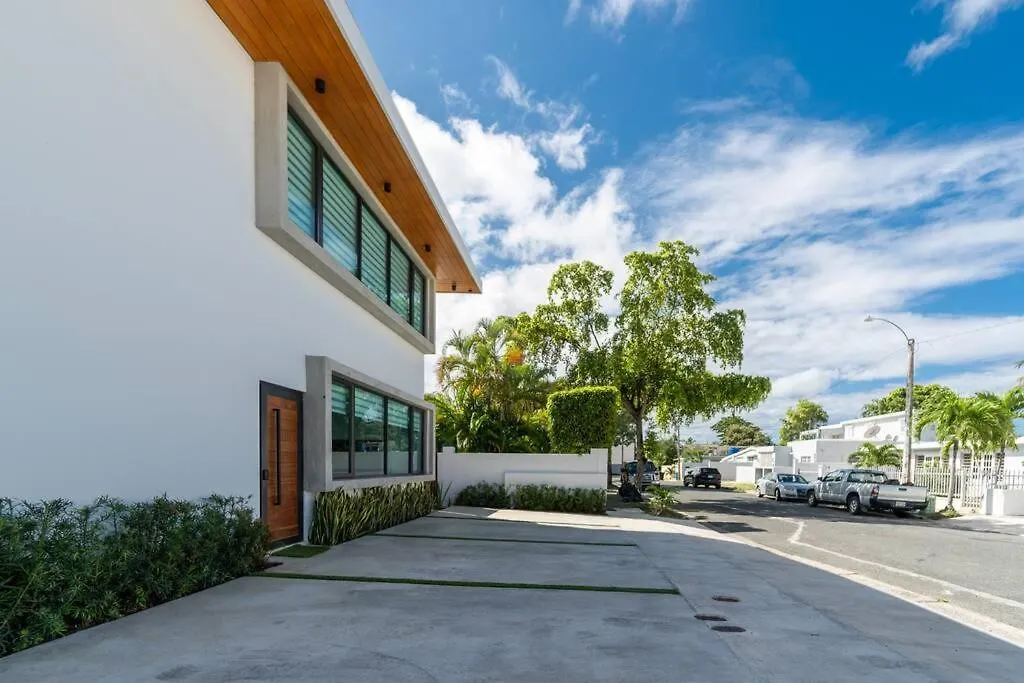 Emerald Haus 12Bd 6Bath Sleeps 26 People San Juan Apartment